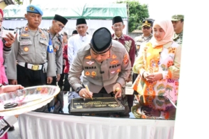 Kapolresta Cirebon Resmikan Mushola Faridhatul Ilmi di Polsek Losari, Perkuat Iman dan Sinergitas dengan Masyarakat