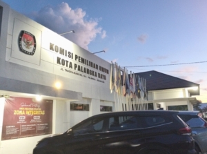 Ada Apa Kejaksaan Negeri (Kajari) Kota PalangkaRaya Geledah Kantor KPU.