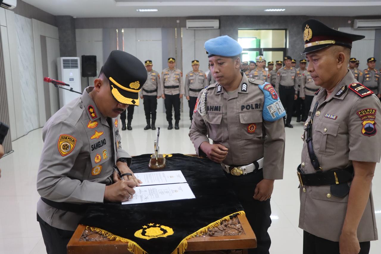 Dinamisasi Organisasi, Kapolres Demak Lantik Iptu Akhmad Nurkholis Jadi Kapolsek Mijen