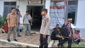 Pererat Sinergi, Polsek Mandor Hadir di Tengah Warga Lewat Patroli Humanis