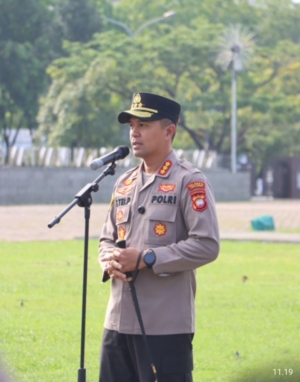 Kapolresta Pontianak Pimpin Apel Kesiapan, Amankan Aksi SPARKA di Kantor Gubernur Kalbar