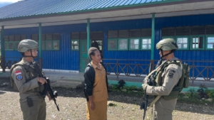Satgas Ops Damai Cartenz Gelar Patroli Dialogis dan Sambang ke SDN Bale, Perkuat Kedekatan Humanis dengan Masyarakat