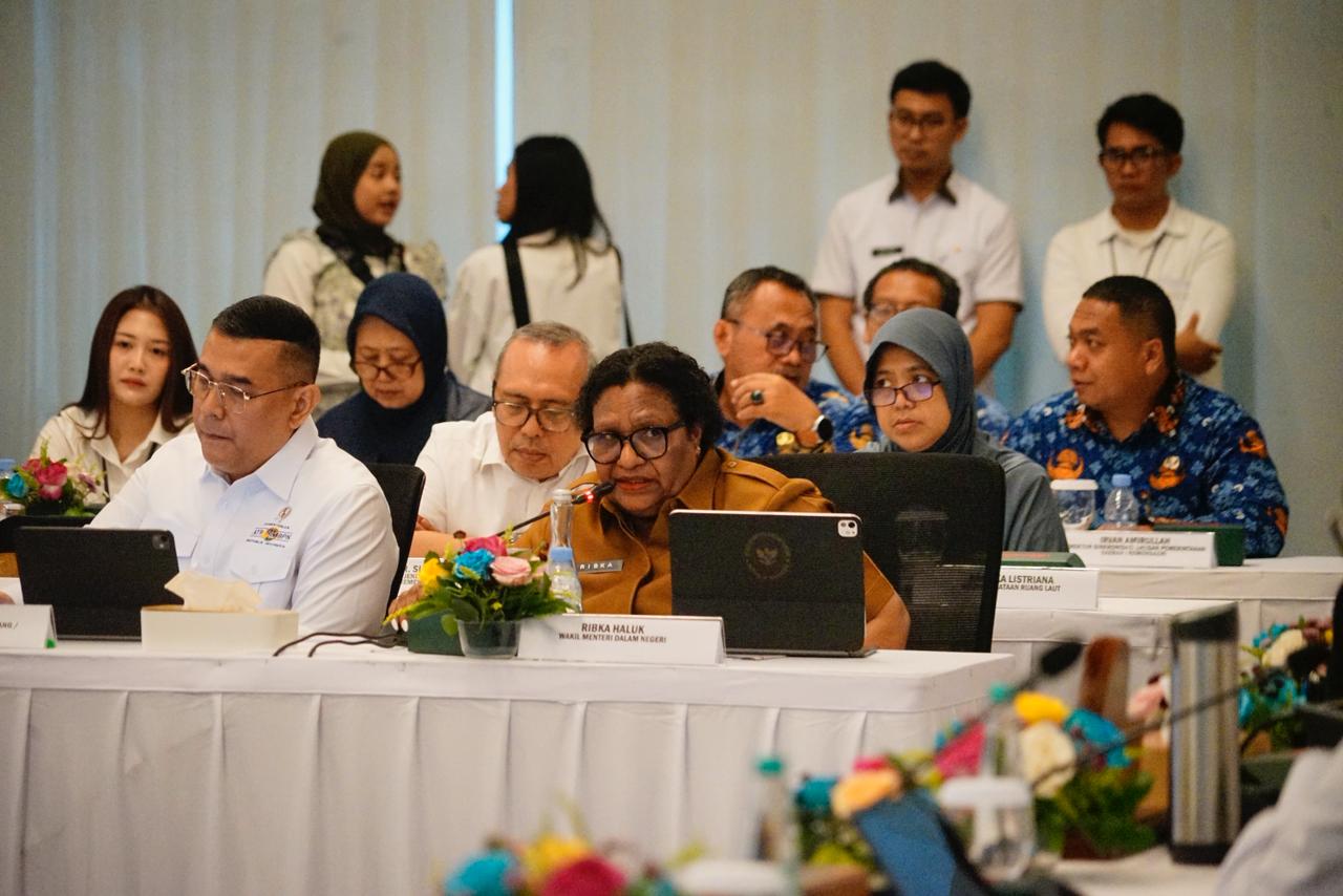 Senin, 4 Mei 2026Ribka Haluk: Keselarasan Kebijakan Pusat-Daerah Kunci Sukses PSN Pantura Jawa*