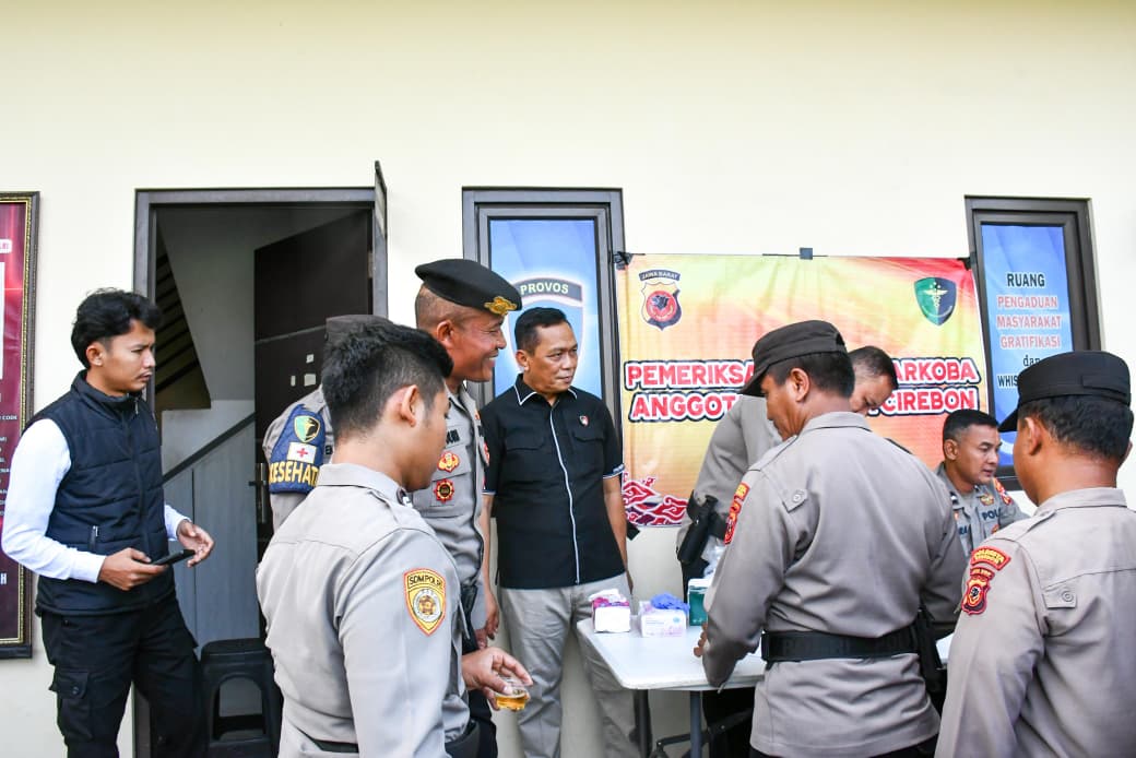 Tegakkan Disiplin, Polresta Cirebon Bersama Bidpropam Polda Jabar Gelar Gaktibplin dan Tes Urine Mendadak