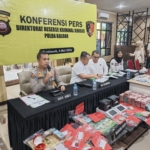 Ungkap 42 Kasus Penyalahgunaan Migas dan PETI, Polda Kalbar Amankan Puluhan Tersangka dan Bukti Signifikan