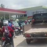 Antrian Panjang Disejumlah SPBU di Kotim Mengular Hingga ke Jalan Raya.