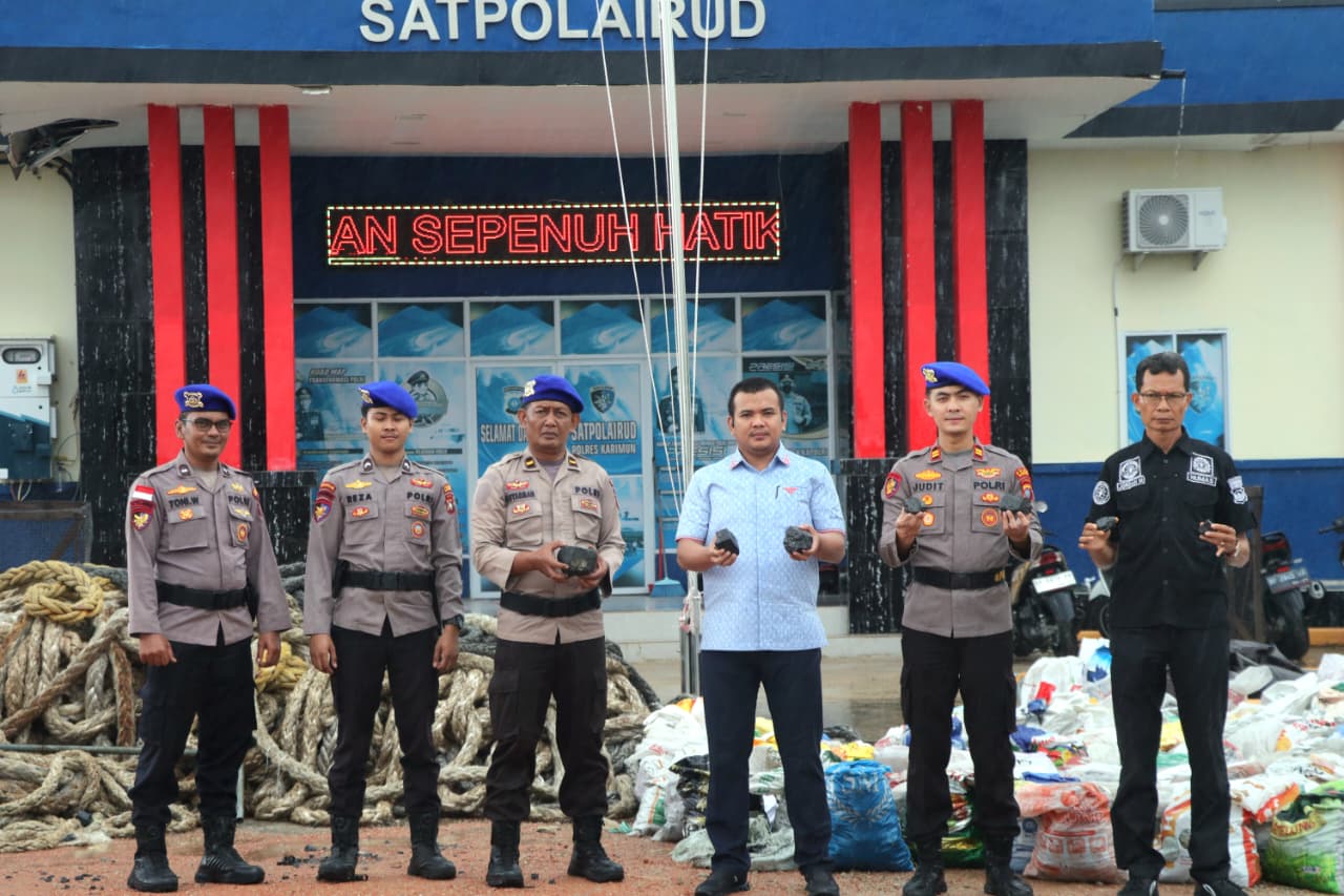 Satpolairud Polres Karimun Gagalkan Pengiriman 9,5 Ton Timah Ilegal di Karimun, Dua Tersangka Diamankan