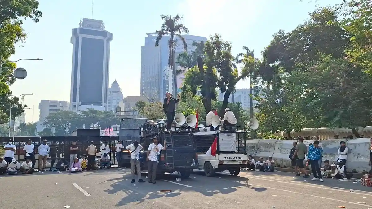 DPN KNARA Gelar Dua Aksi Unjuk Rasa di Jakarta Sebanyak 1273 Personel Kepolisian Disiagaka - BERITA POLRI INDEPENDEN INVESTIGASI DPN KNARA Gelar Dua Aksi Unjuk Rasa di Jakarta, Sebanyak 1.273 Personel Kepolisian Disiagakan