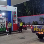 Patroli Dialogis di SPBU, Polisi Ajak Warga Bersama Cegah Kriminalitas di Wilayah Nglegok