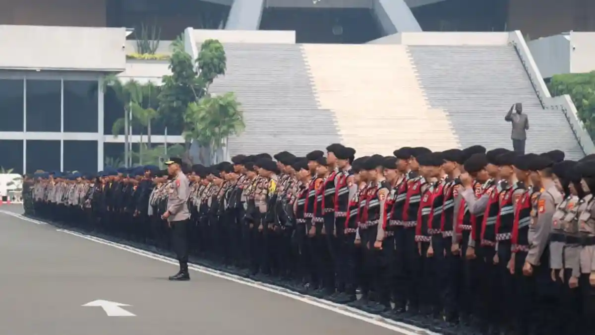 IMG_2748 - BERITA POLRI INDEPENDEN INVESTIGASI Demo Mahasiswa di Jakarta, Ribuan Personel Gabungan Disiagakan Amankan Aksi di DPR dan Monas