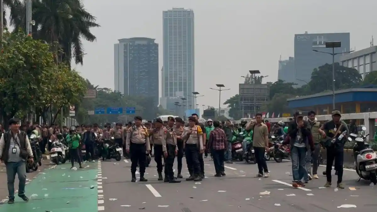 IMG_2887 - BERITA POLRI INDEPENDEN INVESTIGASI Polisi Siapkan Rekayasa Lalu Lintas di Kawasan Senayan Antisipasi Membludaknya Massa Aksi di DPR