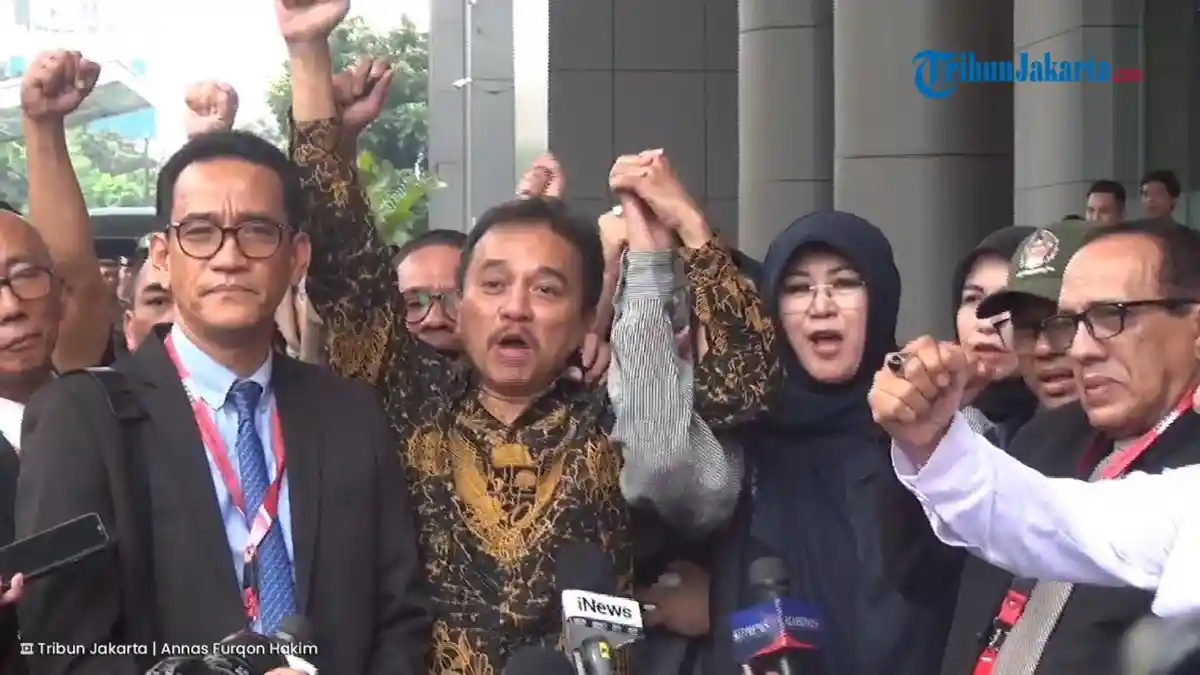 Penahanan Ditangguhkan, Roy Suryo Terharu Saat Bertemu Simpatisan: Perjuangan Belum Berakhir