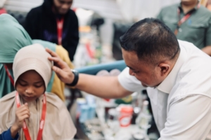 Kisah Haru Novi, Bocah Pengamen yang Berjuang Membantu Orang Tua hingga Mendapat Perhatian dan Bantuan Kepolisian