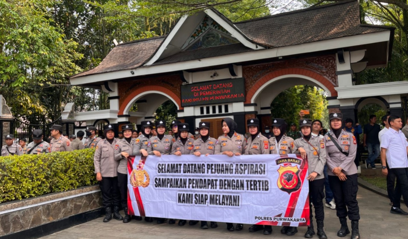 Polres Purwakarta Kawal Aksi Penyampaian Aspirasi, Unjuk Rasa di Kantor Pemda Berlangsung Aman dan Kondusif