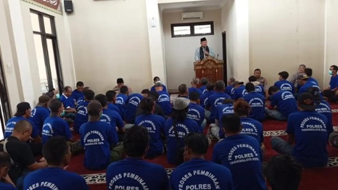 Razia Juru Parkir Liar di Jakarta Utara, Enam Orang Dibawa ke Panti Sosial untuk Pembinaan