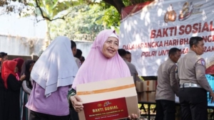 Sambut Hari Bhayangkara ke-80, Polri Salurkan Bantuan Sosial di Cikeas Udik Bogor