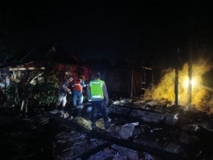 Tiga Rumah di Godong Dilalap Si Jago Merah, Kerugian Ditaksir Mencapai Ratusan Juta Rupiah