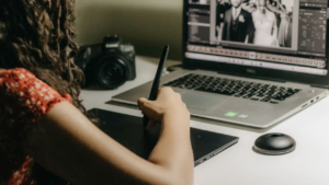 Cara Membuat Foto Vintage yang Estetik di HP, Photoshop, dan Platform Online