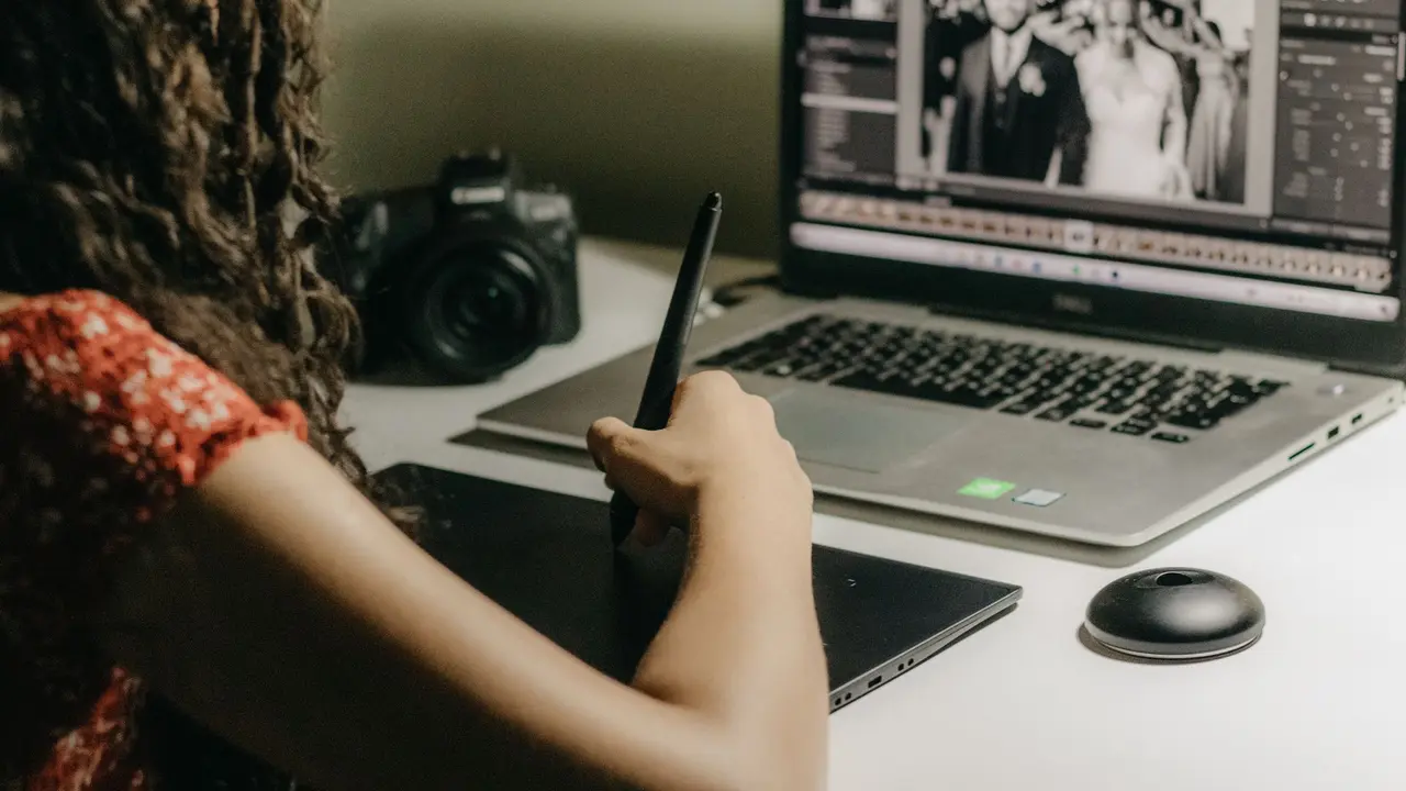 Cara Membuat Foto Vintage yang Estetik di HP, Photoshop, dan Platform Online