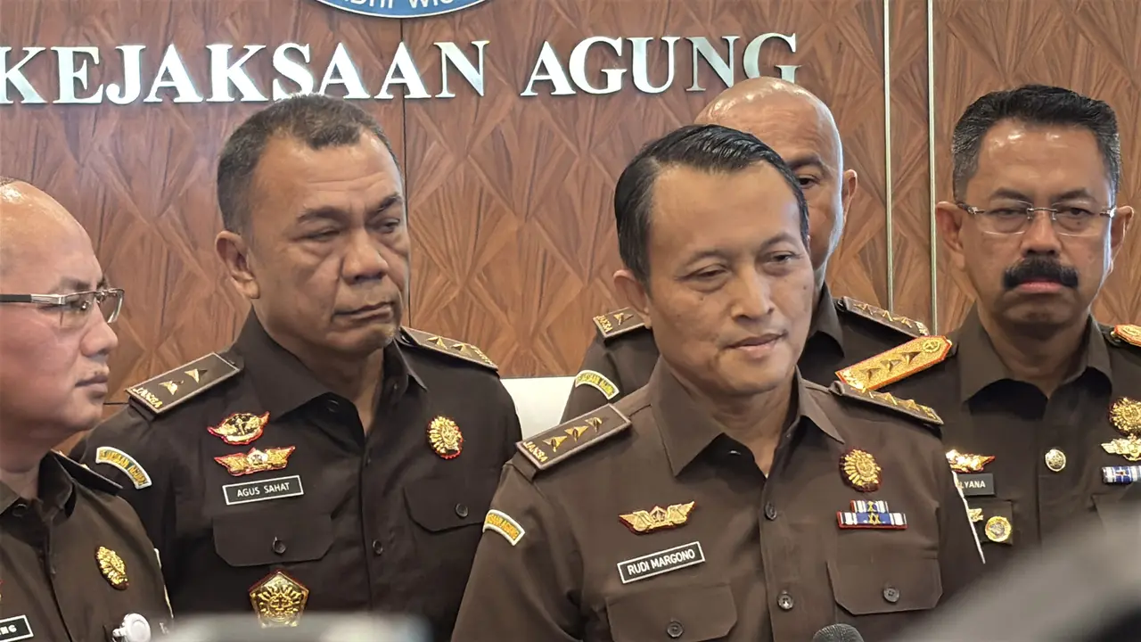Jamwas Rudi Margono Pimpin Tim 9 Kejagung Pastikan Pengusutan Kasus Febrie Adriansyah Tetap Berjalan - BERITA POLRI INDEPENDEN INVESTIGASI Jamwas Rudi Margono Pimpin Tim 9, Kejagung Pastikan Pengusutan Kasus Febrie Adriansyah Tetap Berjalan