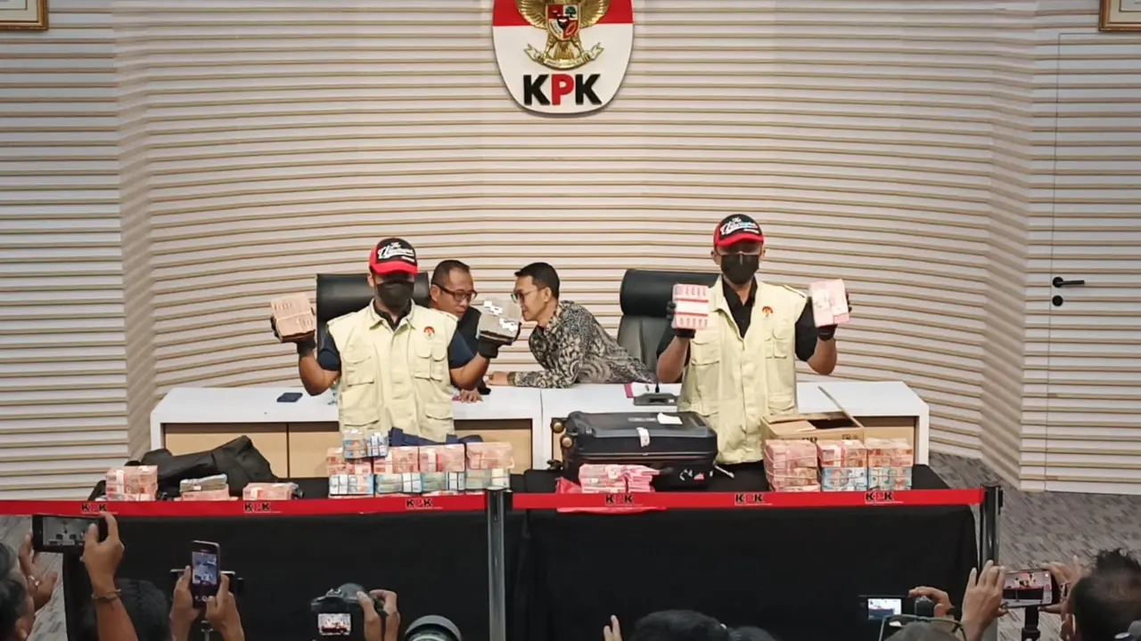 Jejak Aliran Uang Bupati Pemalang Terungkap Diduga Berasal dari Pemerasan hingga Digunakan untuk Mengurus Perkara di KPK - BERITA POLRI INDEPENDEN INVESTIGASI Jejak Aliran Uang Bupati Pemalang Terungkap, Diduga Berasal dari Pemerasan hingga Digunakan untuk Mengurus Perkara di KPK