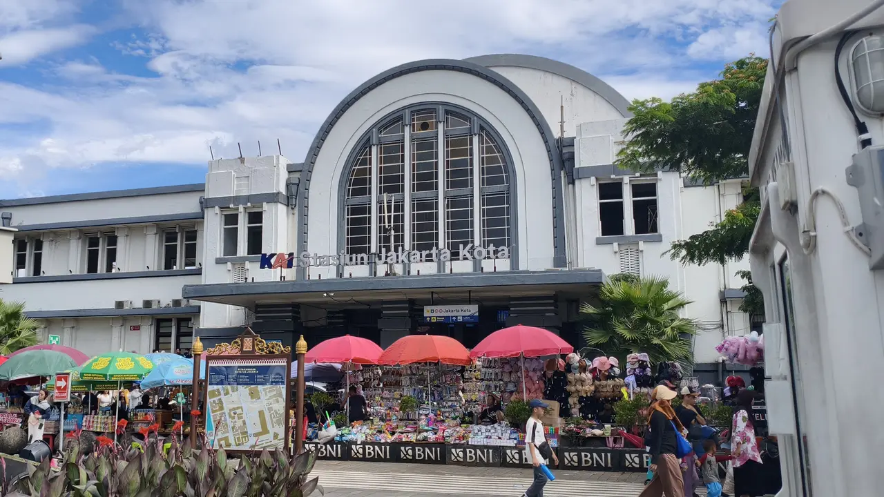 KAI Revitalisasi 120 Bangunan Cagar Budaya, Stasiun Jakarta Kota hingga Bogor Dipugar Tahun Ini