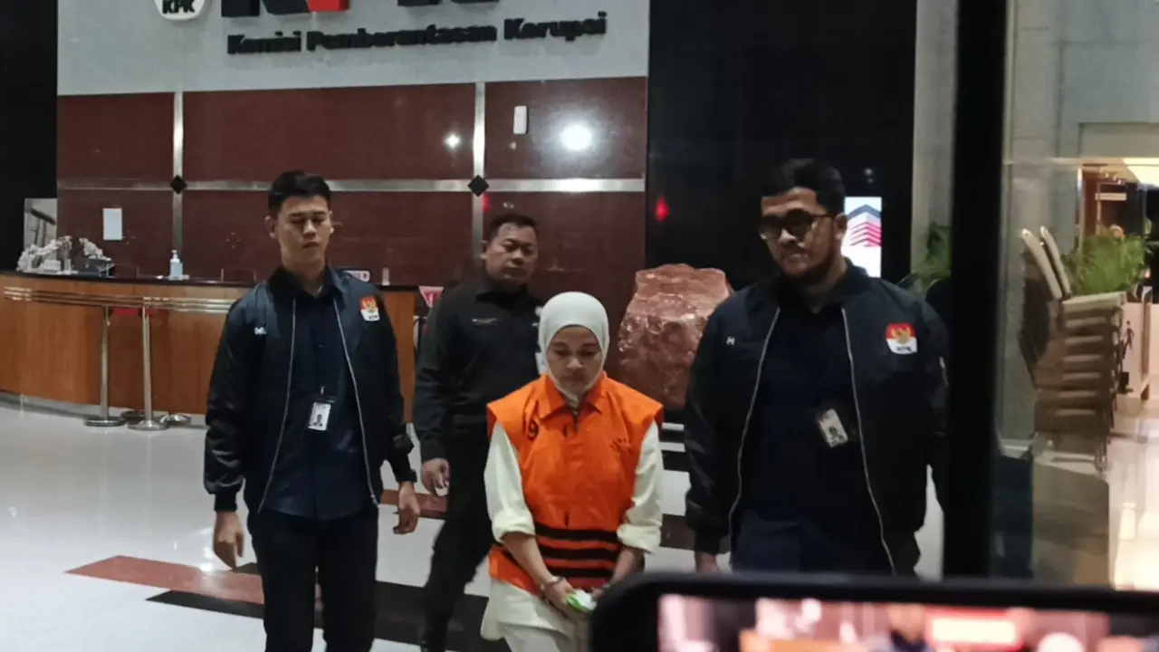 KPK Kembali Tahan Satu Tersangka Kasus Dugaan Suap Bupati Muara Enim Penyidikan Terus Dikembangkan - BERITA POLRI INDEPENDEN INVESTIGASI KPK Kembali Tahan Satu Tersangka Kasus Dugaan Suap Bupati Muara Enim, Penyidikan Terus Dikembangkan
