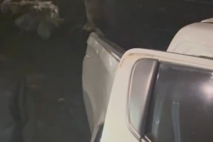 Mobil Mitsubishi Triton Tertabrak Kereta di Bulak Kapal Bekasi, Pengemudi Tewas di Tempat