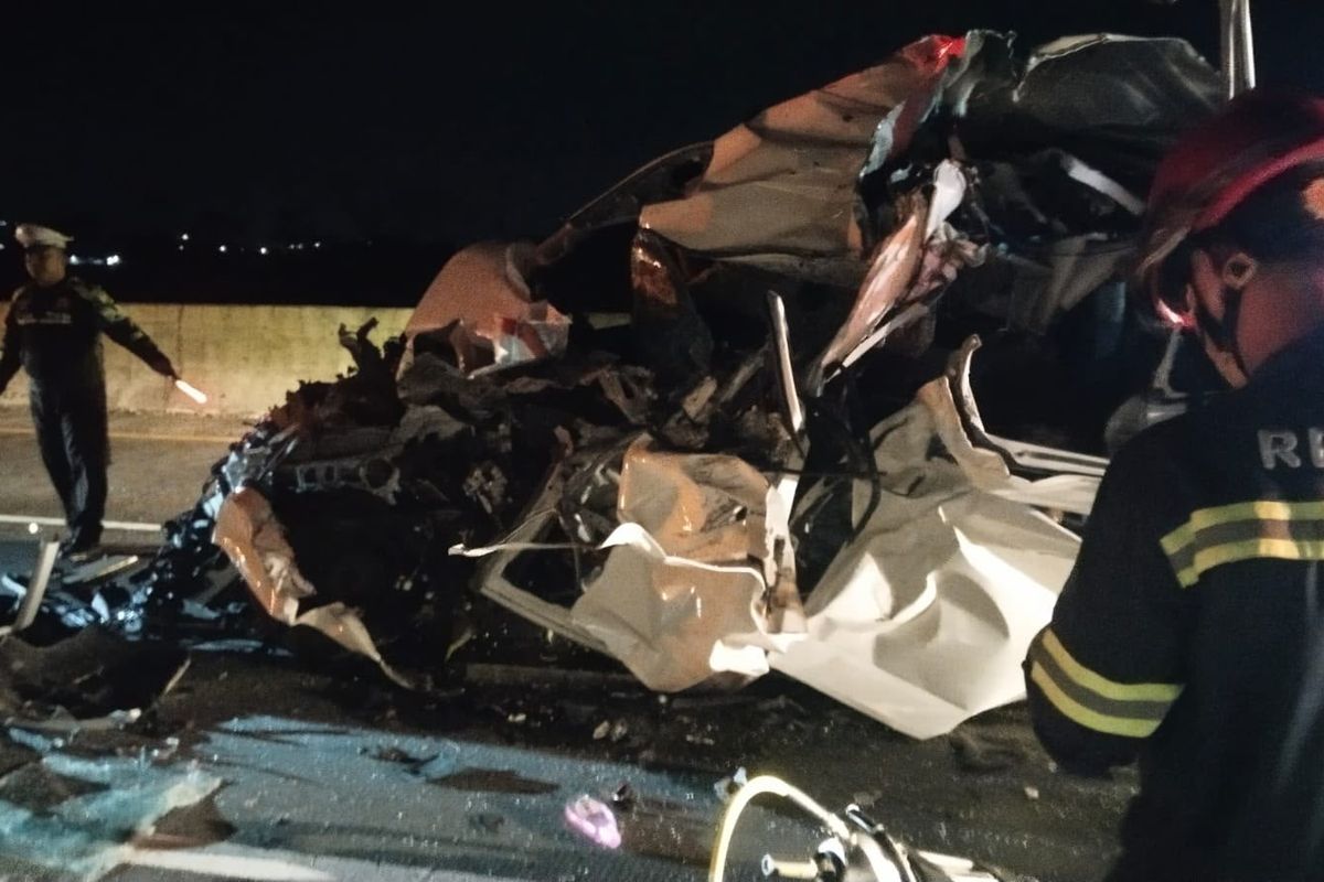 Niat Liburan Keluarga Asal Sulawesi Berakhir Duka, Tiga Orang Tewas dalam Kecelakaan Hiace di Tol Pandaan–Malang