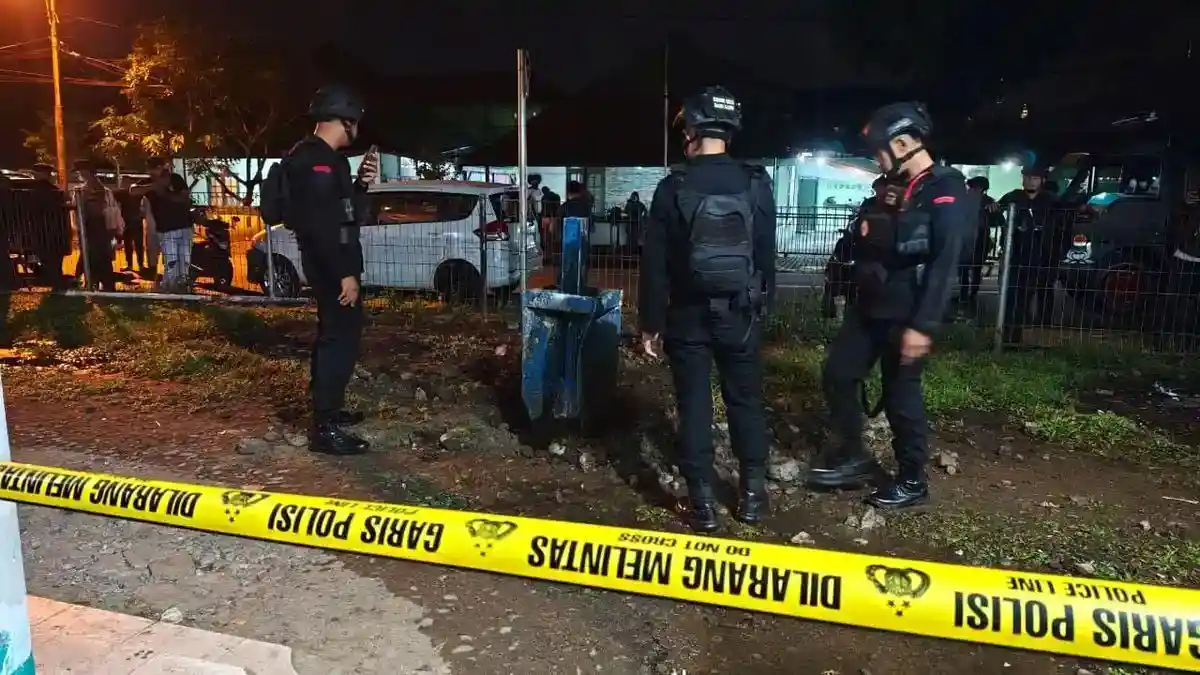 Polisi Pasang Garis Polisi, Benda Misterius Diduga Bom Pesawat di Ambon Akan Digali untuk Pemeriksaan