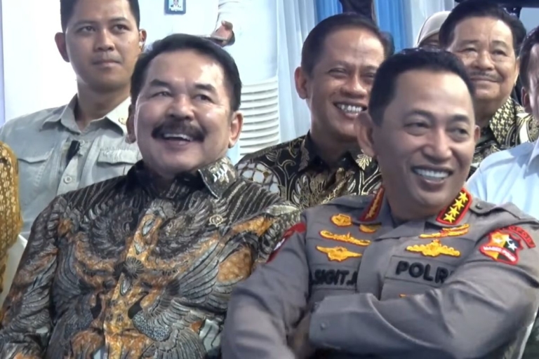 Prabowo Goda Kapolri dan Jaksa Agung yang Duduk Berdekatan