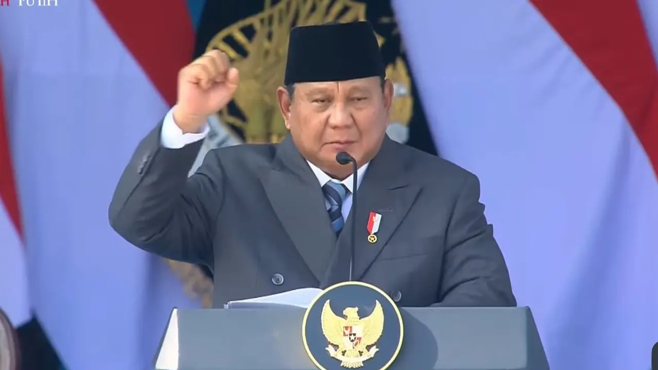 Prabowo Ingatkan Polri agar Selalu Melayani Masyarakat Jangan Menyusahkan Rakyat Gaji Aparat Berasal dari Uang Rakyat - BERITA POLRI INDEPENDEN INVESTIGASI Prabowo Ingatkan Polri agar Selalu Melayani Masyarakat: Jangan Menyusahkan Rakyat, Gaji Aparat Berasal dari Uang Rakyat
