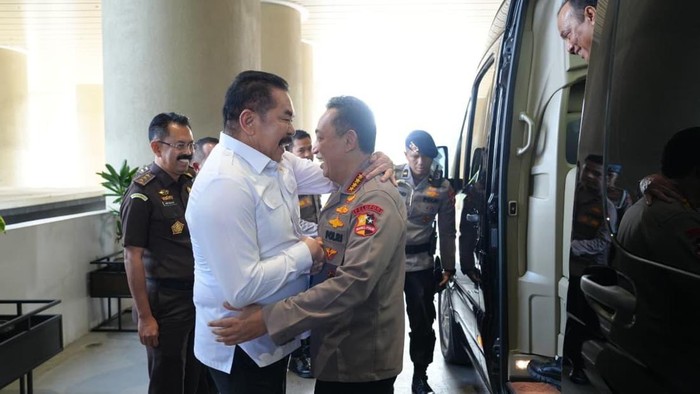 Usai Bertemu Panglima TNI, Kapolri Lanjutkan Silaturahmi ke Kejaksaan Agung untuk Perkuat Sinergi Penegakan Hukum