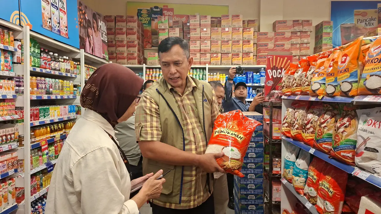 Dirut Bulog Sidak Ritel Modern, Beras Premium Befood Dipasarkan dengan Harga Kompetitif
