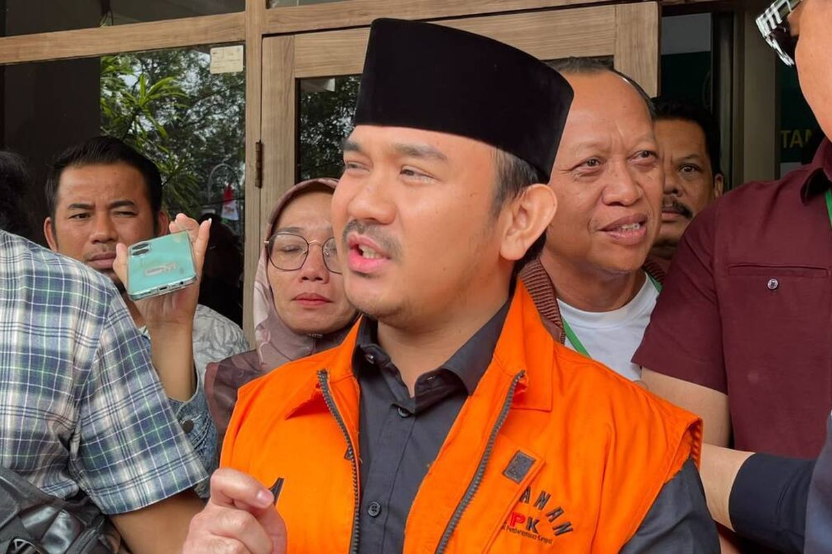 Dituntut 7 Tahun Penjara Bupati Nonaktif Bekasi Ade Kuswara Bantah Atur Tender Proyek - BERITA POLRI INDEPENDEN INVESTIGASI Dituntut 7 Tahun Penjara, Bupati Nonaktif Bekasi Ade Kuswara Bantah Atur Tender Proyek