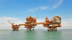 Harga Minyak Dunia Merosot Setelah Muncul Sinyal Perdamaian Amerika Serikat dan Iran