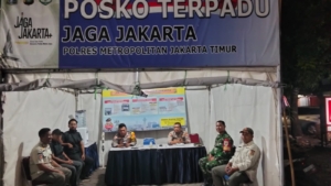 Koramil 04/Pulogadung Gelar Patroli/Siskamling Keliling Bersama Komduk Jaga Kamtibmas di Wilayah