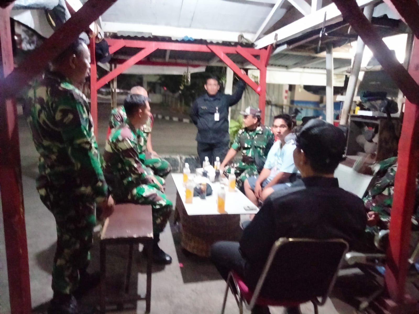 Koramil 06/Cakung Gelar Patroli/Siskamling, Jaga Keamanan dan Ketertiban