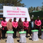 Ketua Umum Bhayangkari Gelar Bakti Sosial dan Bakti Kesehatan bagi Pengungsi Gempa Flores