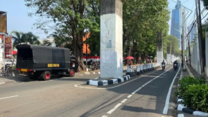 Pagi Ini, TNI dan Polri Masih Berjaga di Kawasan Palmerah hingga Belakang Gedung DPR
