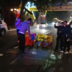 Pengendara Motor Kritis Usai Tabrak Pembatas Proyek di Jalan Merdeka, Minimnya Penerangan dan Rambu Keselamatan Jadi Sorotan