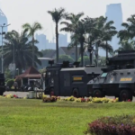 Personel TNI-Polri dan Kendaraan Taktis Masih Siaga di Kompleks Parlemen hingga Menjelang Siang