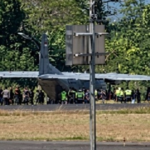 Pesawat Cassa TNI AL Keluar Landasan di Bandara Sultan Hasanuddin, Runway 03/21 Ditutup Sementara