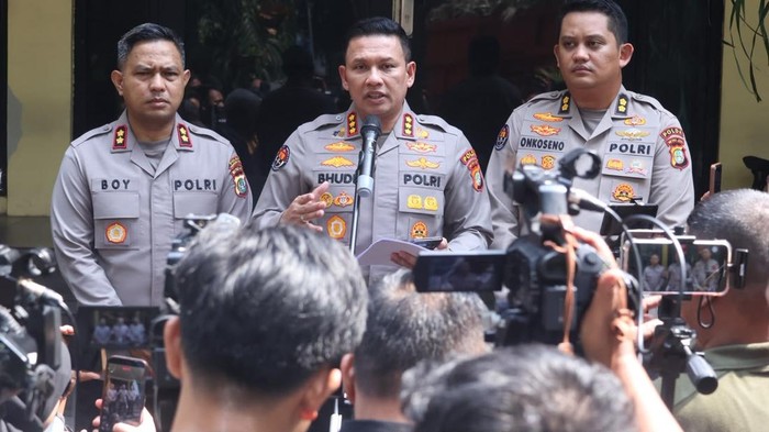 Polda Metro dan Kodam Jaya Gelar Apel Kesiapan Pelayanan Masyarakat di DPR-Monas