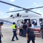 Polri Evakuasi Dua Warga Palue Lewat Jalur Udara, Lansia Korban Reruntuhan dan Ibu Hamil