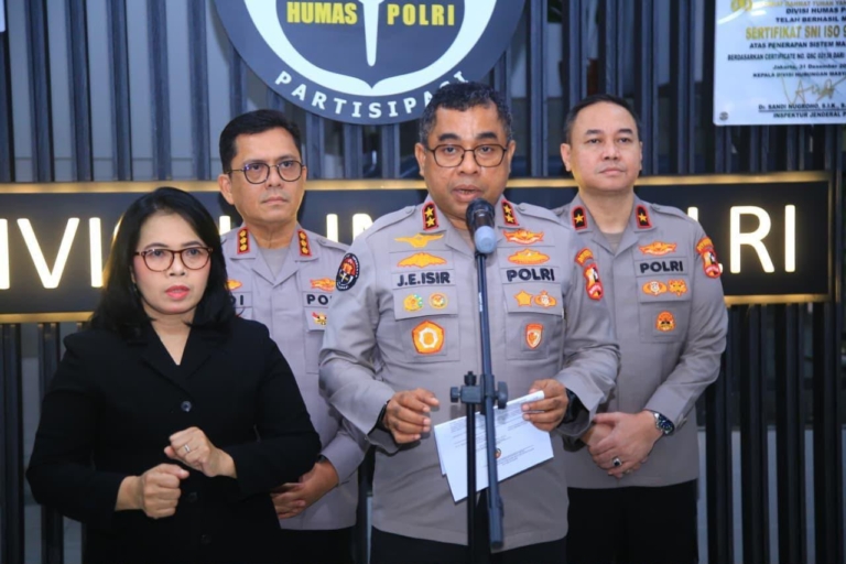Polri Kerahkan 300 Personel Brimob dari Kaltim dan Bali untuk Tangani Karhutla di Kalbar