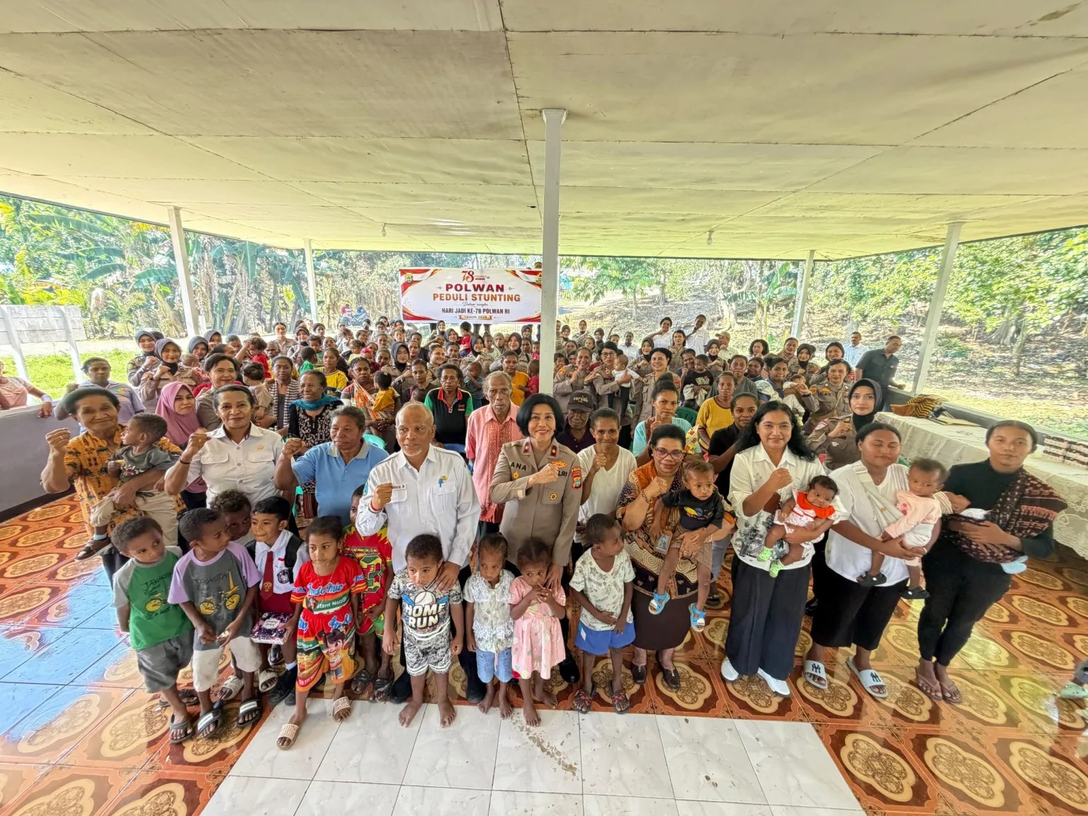 Polwan Polda Papua Barat Salurkan Makanan Tambahan Bergizi untuk Dukung Pencegahan Stunting - BERITA POLRI INDEPENDEN INVESTIGASI Polwan Polda Papua Barat Salurkan Makanan Tambahan Bergizi untuk Dukung Pencegahan Stunting