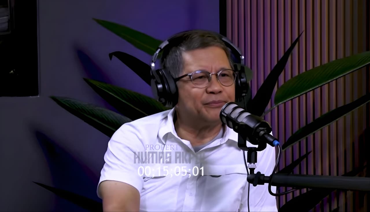 Rocky Gerung Tekankan Pentingnya Perwira Polri Mampu Mengkritisi Diri dan Mengendalikan Diri - BERITA POLRI INDEPENDEN INVESTIGASI Rocky Gerung Tekankan Pentingnya Perwira Polri Mampu Mengkritisi Diri dan Mengendalikan Diri