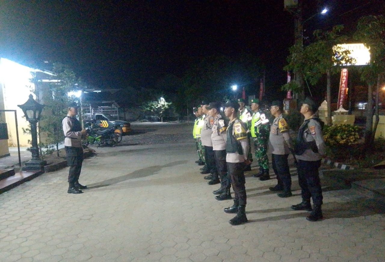Sinergitas TNI-Polri, Patroli Dialogis Malam Hari Diperkuat di Wilayah Tumijajar