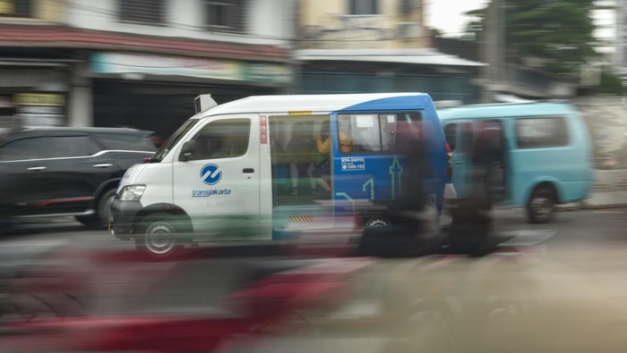 Sopir Mikrotrans Dipecat Setelah Diduga Ngebut dan Menabrak Lansia di Kawasan Tomang